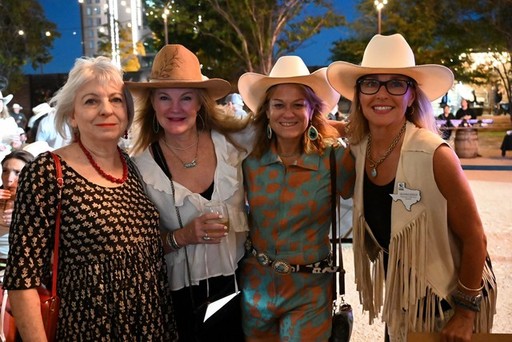 Patti Winstanley, Georgeanne Shafer Winston, Paula